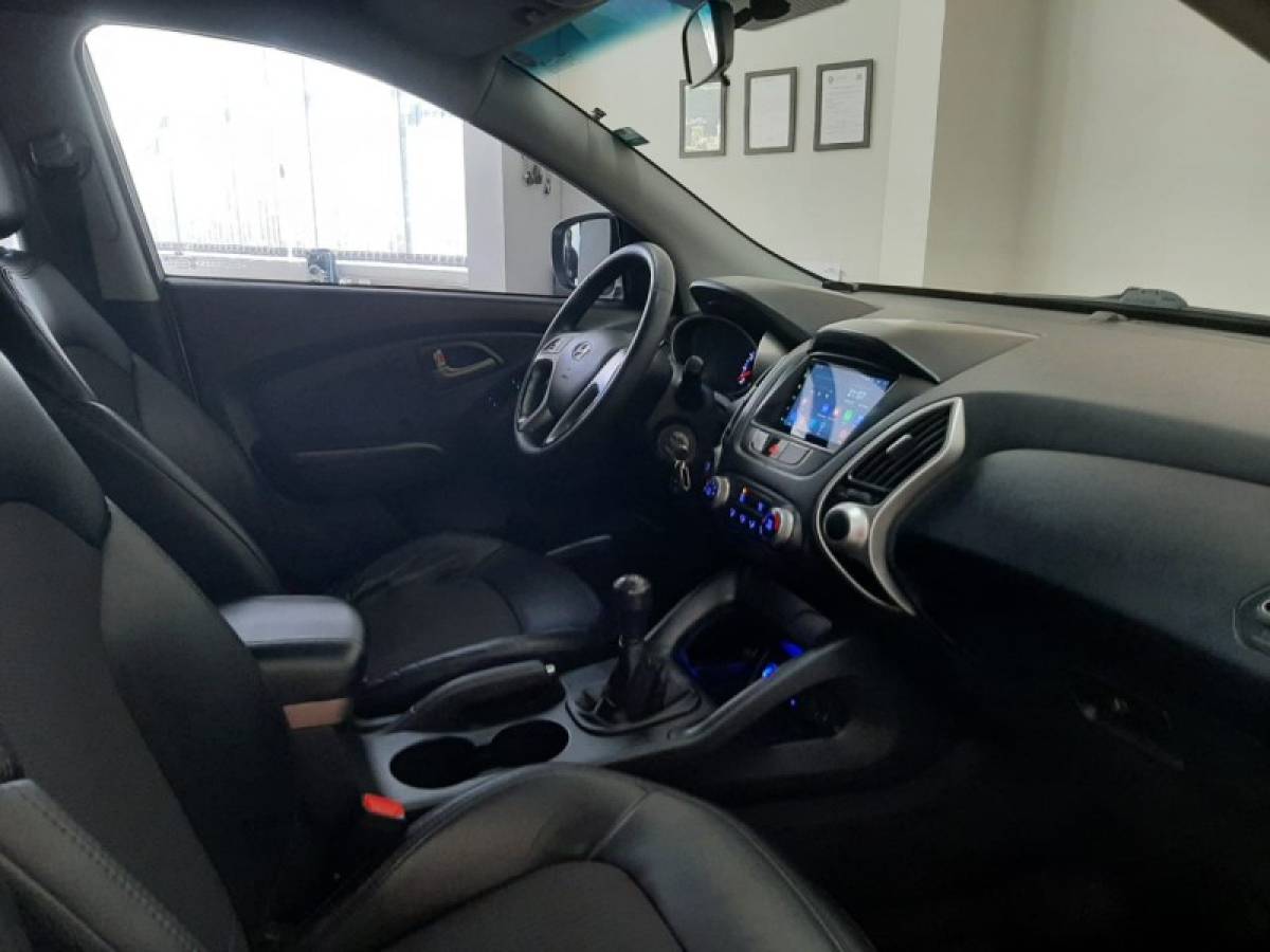 HYUNDAI - IX35 - 2010/2011 - Prata - R$ 59.900,00