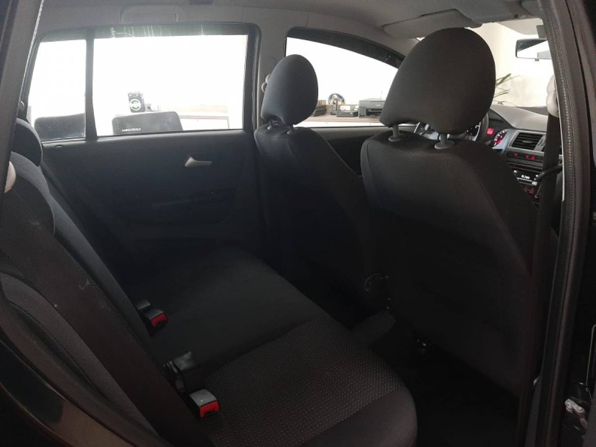 VOLKSWAGEN - SPACEFOX - 2017/2018 - Preta - R$ 56.900,00