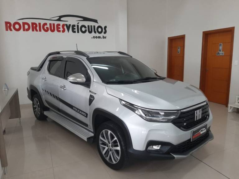 FIAT - STRADA - 2022/2022 - Prata - R$ 105.900,00