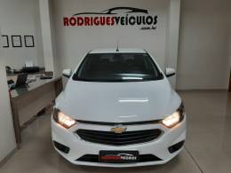 CHEVROLET - ONIX - 2018/2019 - Branca - R$ 62.900,00