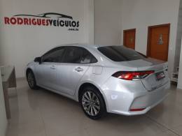 TOYOTA - COROLLA - 2020/2021 - Prata - R$ 119.990,00