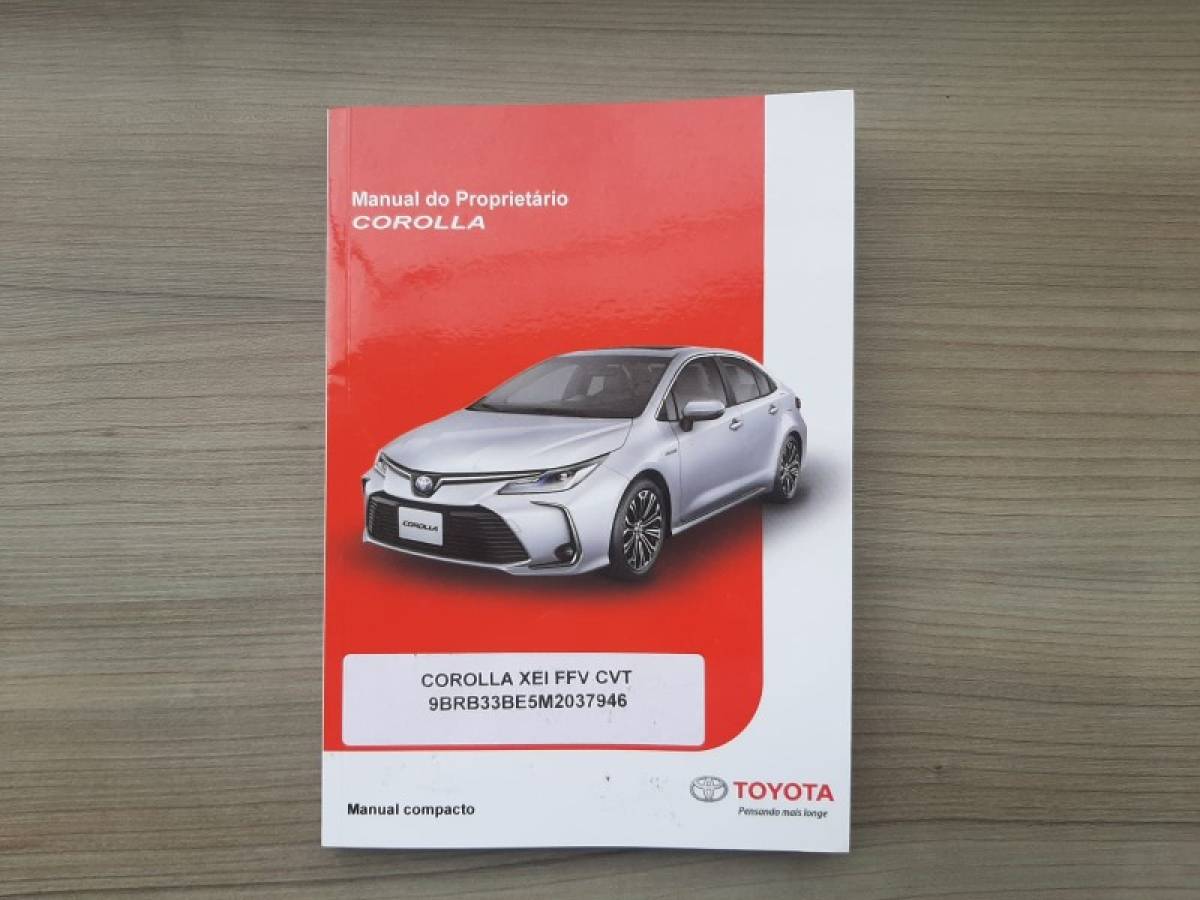 TOYOTA - COROLLA - 2020/2021 - Prata - R$ 119.990,00