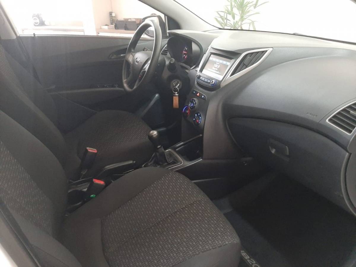 HYUNDAI - HB20 - 2018/2019 - Branca - R$ 56.900,00